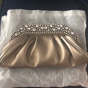 Gold clutch